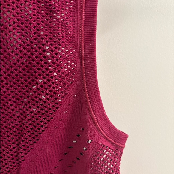 Athleta Oxygen Laser Cut Tank in Mulberry Size XS - Picture 15 of 15